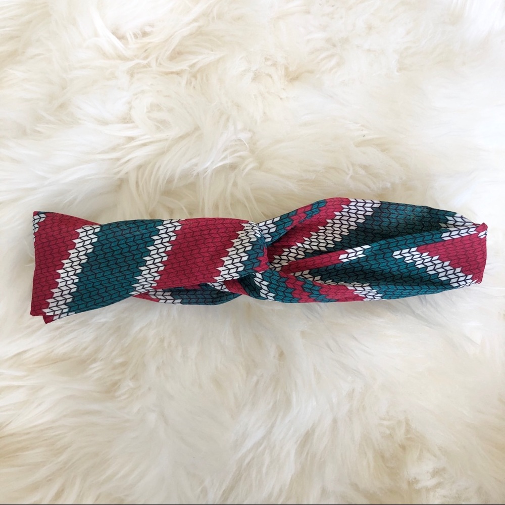 ✨2 for $15✨ Boho Knotted Elastic Headband - Picture 2 of 3